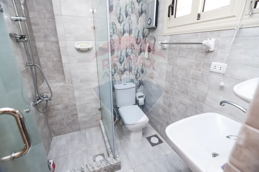 شالية للبيع 70 م  المعمورة الشاطئ (ثاني نمرة من البحر)