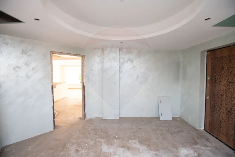 فيلا توين هاوس للبيع 419 م كينج مريوط (كومباوند اليكس ويست - فيو البحيرة)