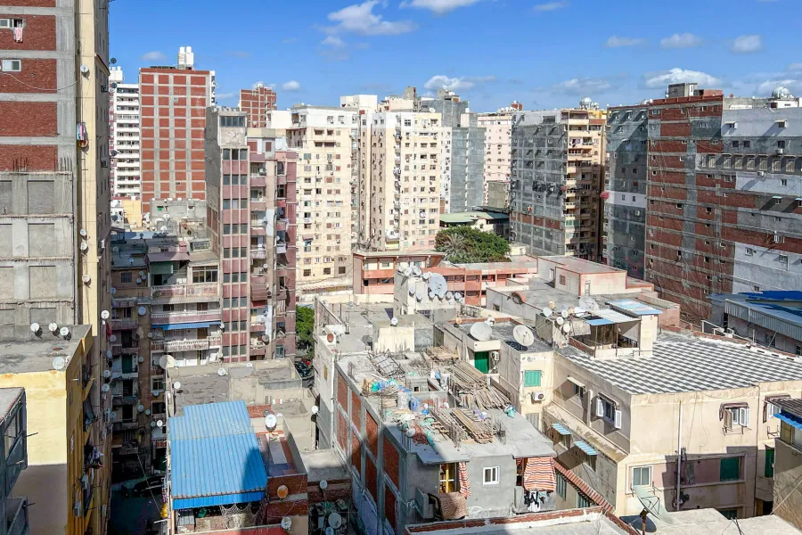 شقة للبيع 105 م زيزينيا (ش الامير جميل)