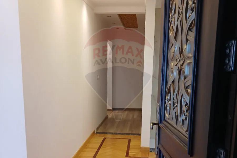 Apartment for sale 182 m Stanley (Directly on the sea)