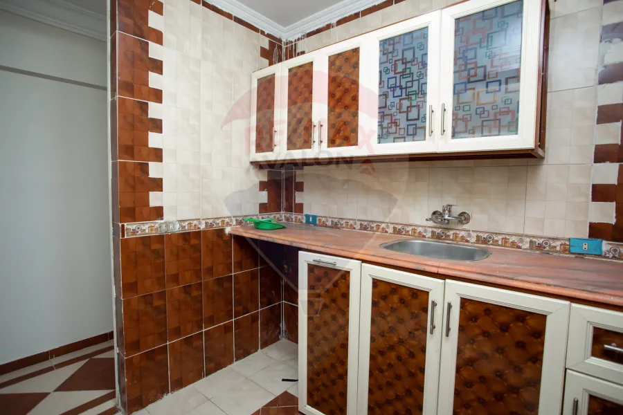 Apartment for rent 115 m Sidi Gaber (Steps from the sea and Al-Mosheer Street)