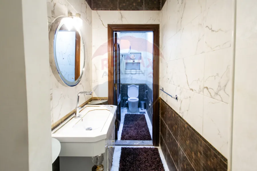 شقه للبيع 520 م سيدي بشر(ش محمد نجيب - على البحر مباشرة)