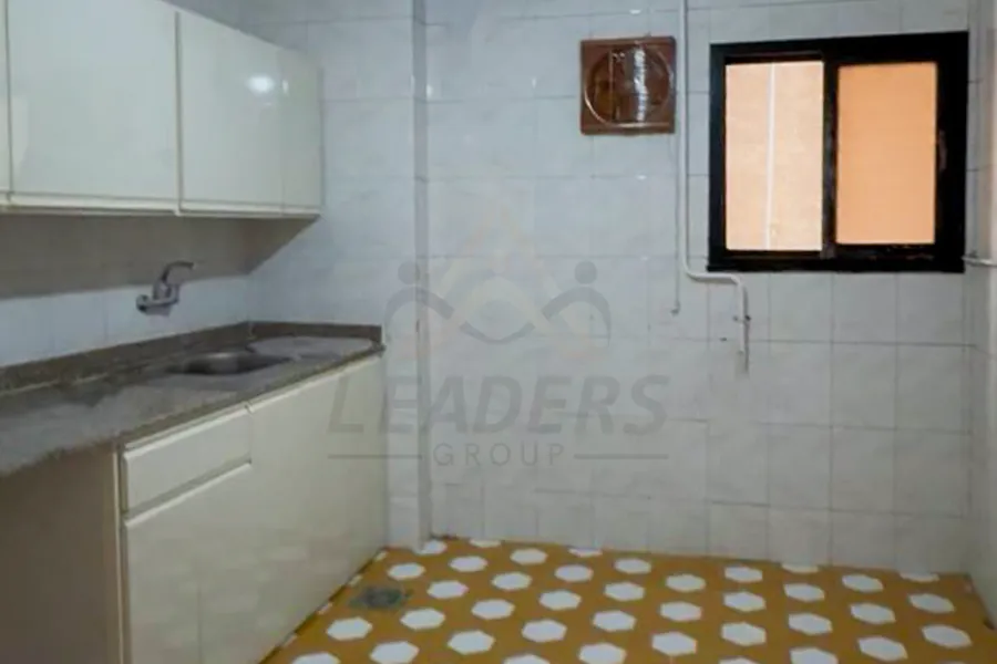 شقة للايجار 250 م سموحه (خلف محطة قطار سيدى جابر)