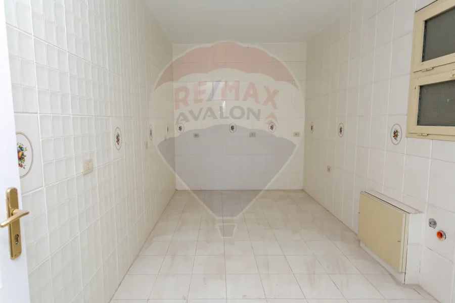 شقة للبيع 248 م سموحة ( ش فوزي معاذ رئيسي - برج اللوتس