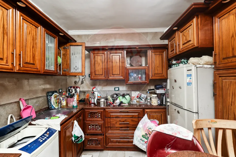 Apartment for sale 160 m kafr Abdo (mohamed safwt st)