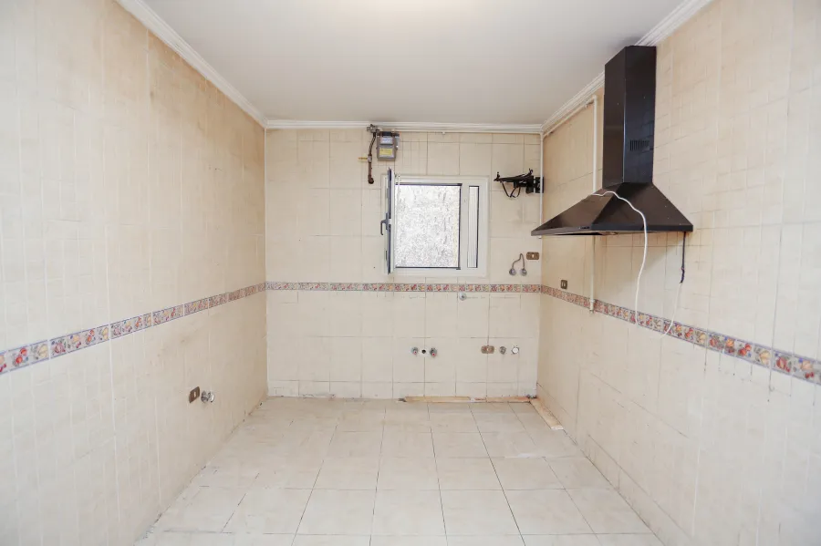 شقة للبيع 235م سموحة (تقاطع ش مصطفي كامل مع ش بهاء الدين الغتورى)