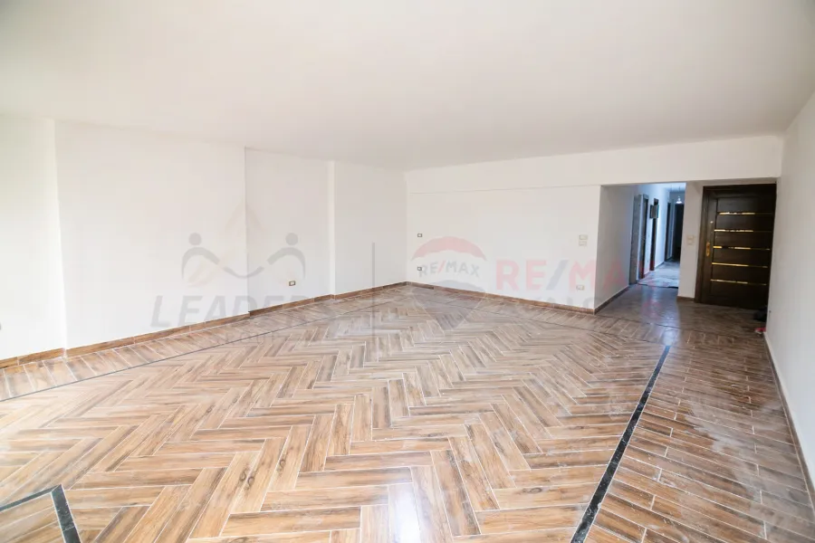 Administrative headquarters for rent 200 m Roushdy (Abu Qir St.)