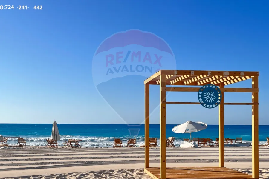 شاليه للبيع الساحل (وايت ساند) الكيلو 75 بحري الطريق - 65 م + 57 م رووف