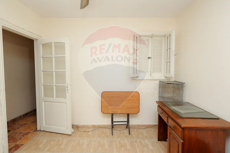 شقة للبيع 116 م محرم بك (ش عرفان الرئيسي)