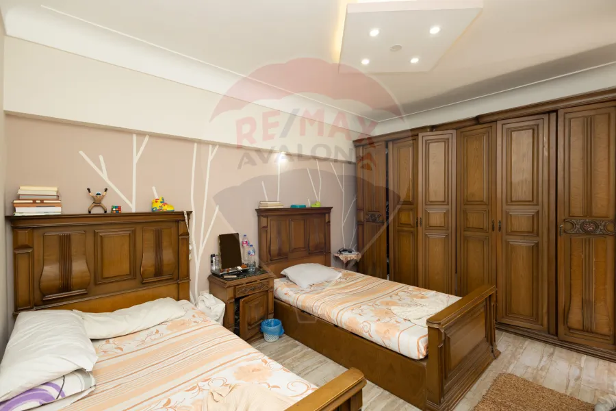 شقة للبيع 210 م سيدي بشر(تاني نمرة البحر)