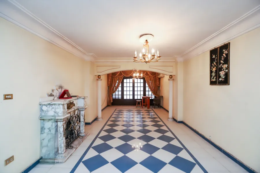 شقة للبيع 176م سموحة (ش توت عنخ امون)