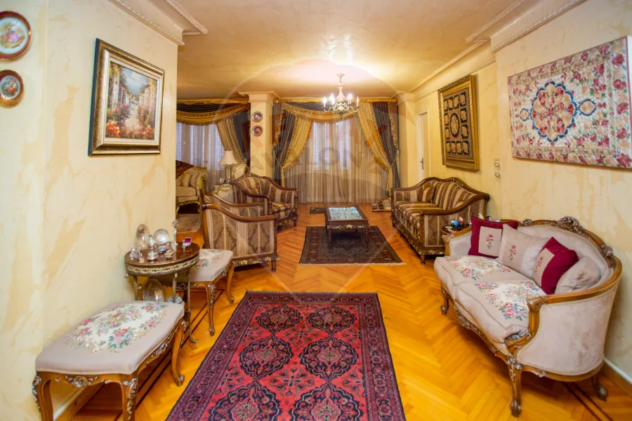 Apartment for sale 300 m sidi gaber (El-Mosheer Ahmed Ismail st)