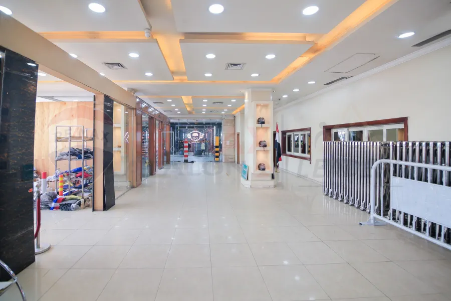 محلات تجارية للإيجار المطار ( بجوار مستشفي طلعت مصطفي )
