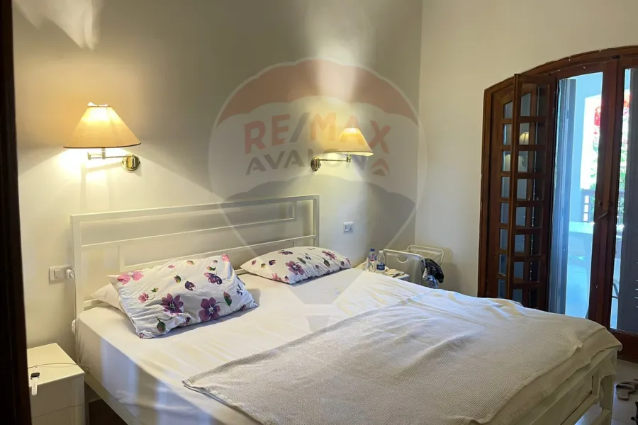 Ground chalet with garden for sale (Marina 4) 165 m