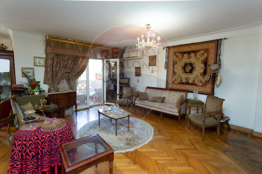 Apartment for sale 240 m Glim (Abdel Salam Arif St.)