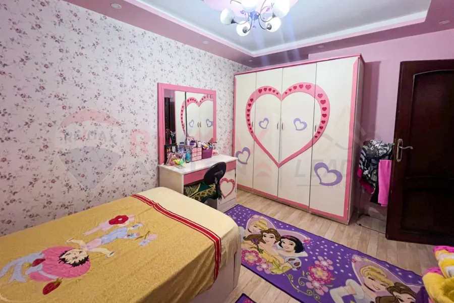 Apartment for sale 200 m Smouha (Branched from Fawzi Moaz St)