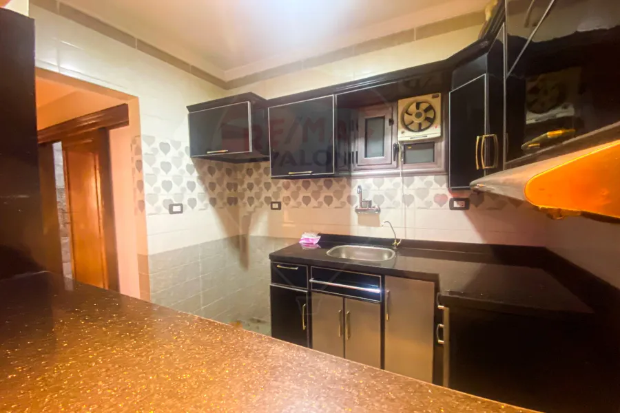 شقة للايجار110 م رشدي ( علي الترام مباشره)