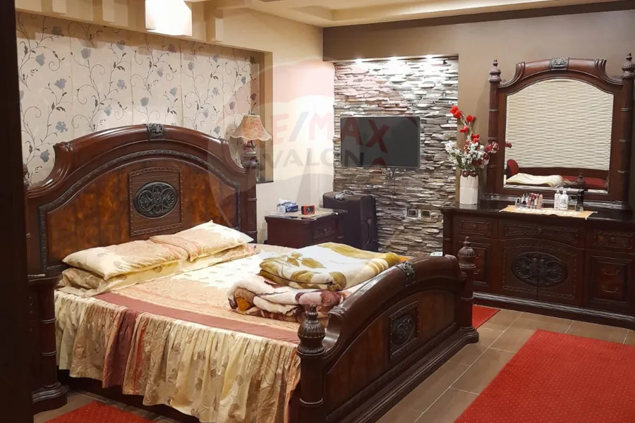 شقه للبيع  210 م السرايا ( تاني نمره من البحر )