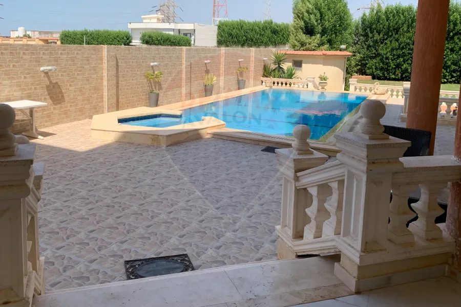 Registered villa with blue contract for sale 1,008 m king Mariout (El-Kafoury Main road)