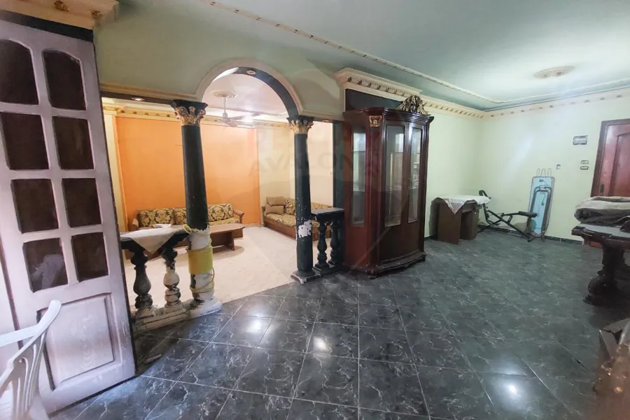 شقة للإيجار 130 م سيدى جابر  خطوات من شارع المشير