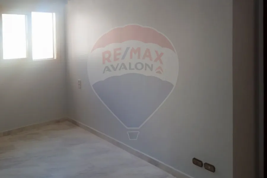 Apartment For rent 200 m Lauran (Sarhank St.)