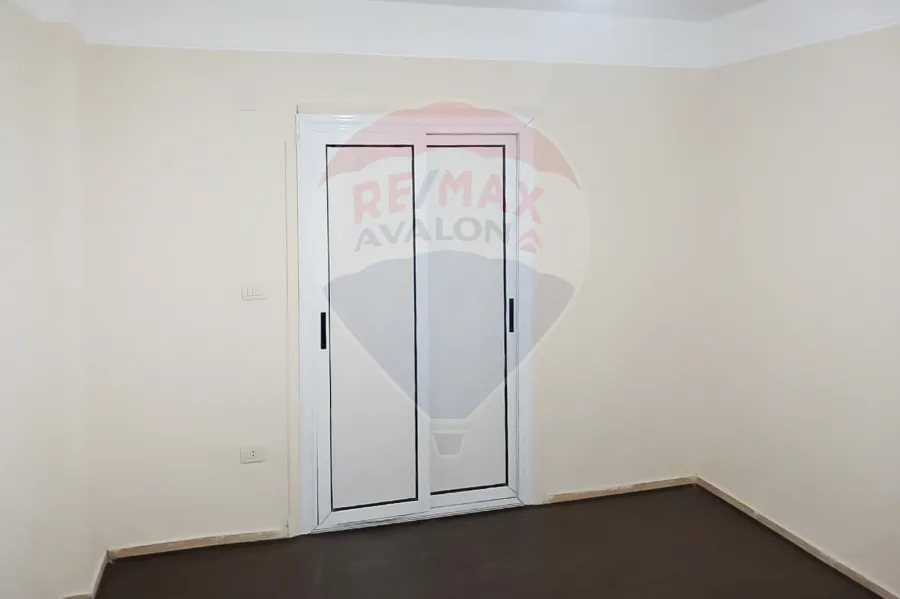 Administrative unit For Rent 200 m Glim (Abu Qir St.)