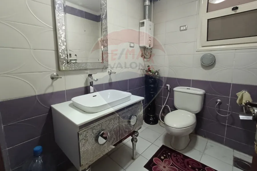 شقة للبيع 240 م سابا باشا (ش الصابونجي)