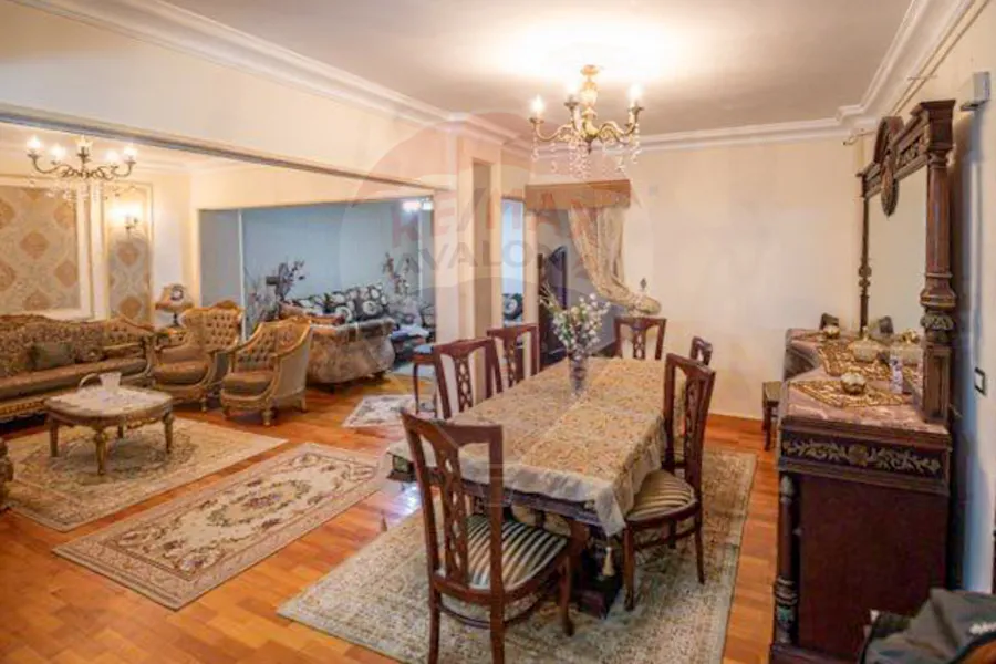 شقة للبيع 145 م سموحة (ش فوزي معاذ)