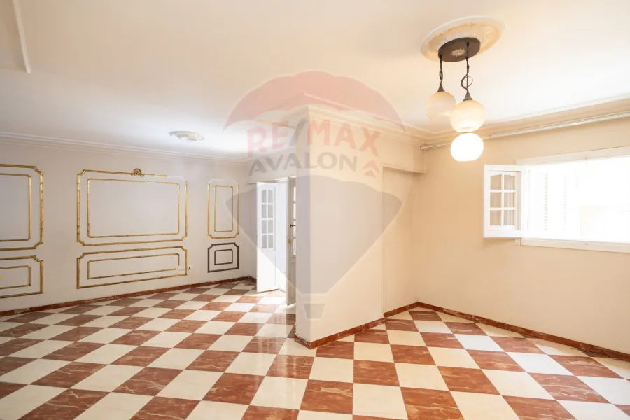 شقة للبيع 140 م لوران (ش محمد الدري)