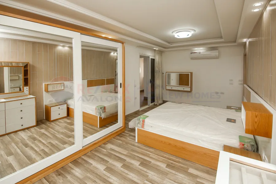 Apartment for sale 190 m Al-Mamoura ( steps from the sea )