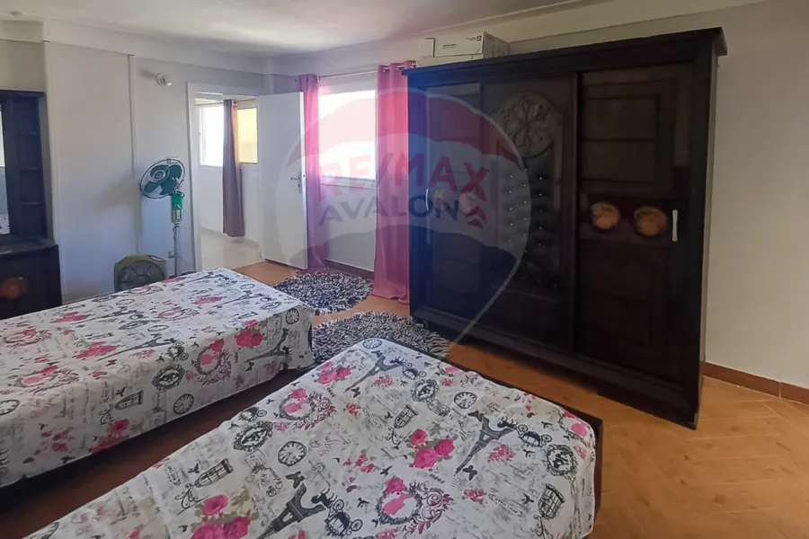 شقة للإيجار 100 م سيدي بشر (بجوار مدرسة الطفولة السعيدة)