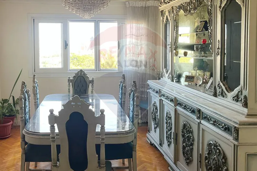 شقة للبيع 160م سبورتنج ترام (ش عمر لطفي)