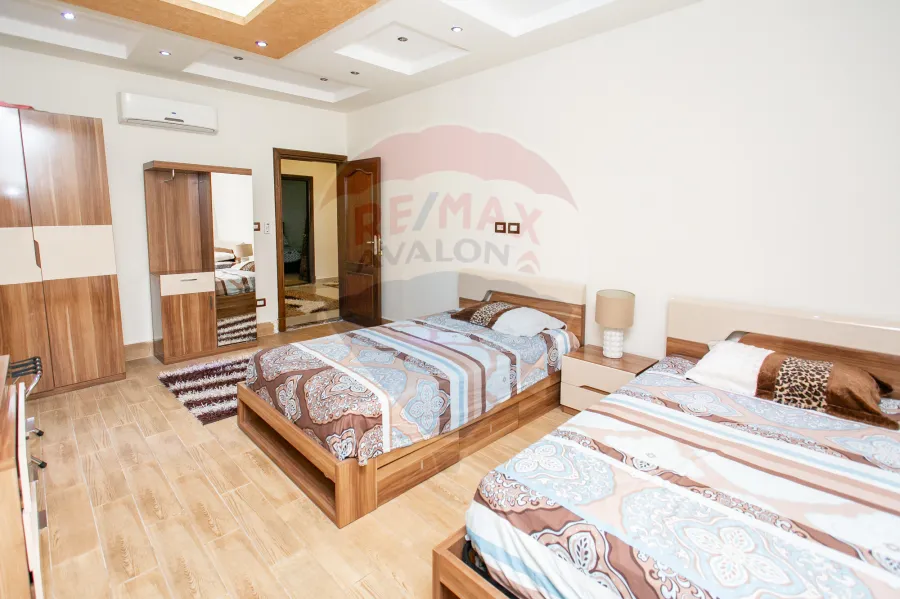 شقه للبيع 520 م سيدي بشر(ش محمد نجيب - على البحر مباشرة)