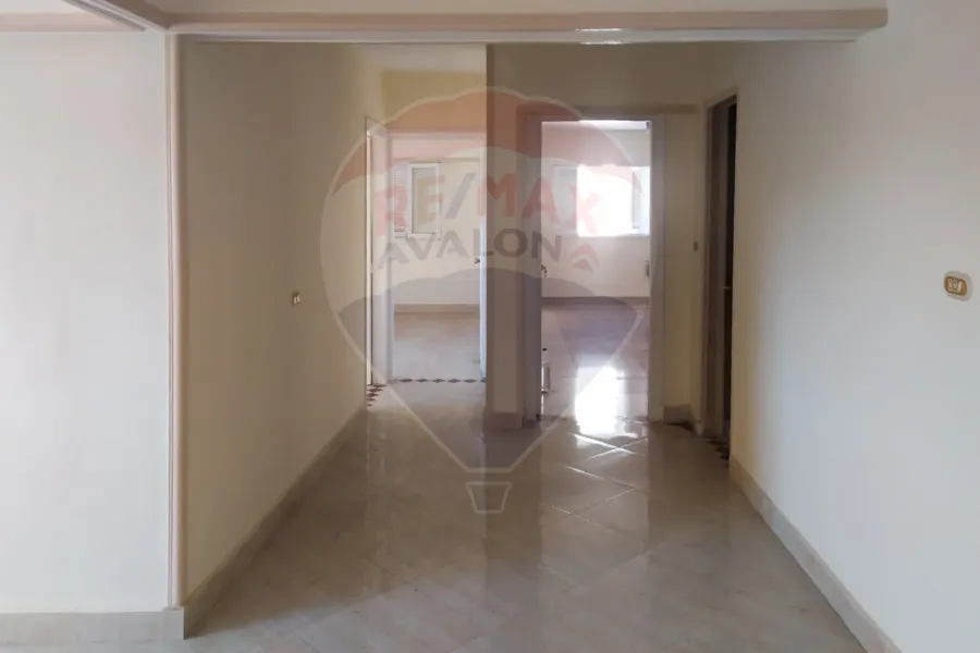 شقة للبيع 120 م وابور المياه (امام المستشفي الايطالي)