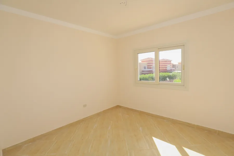 فيلا للبيع 205م الساحل الشمالى (قريه روزانا - خطوات من البحر)