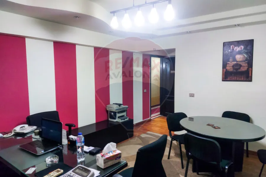 شقة للايجار 222 م سموحة (خطوات من شارع مصطفي كامل)