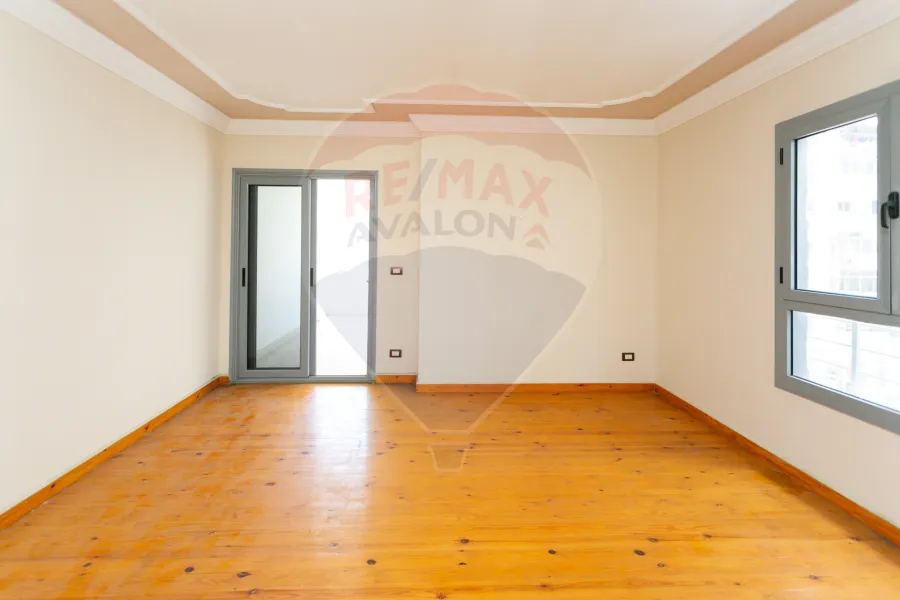 شقة للبيع 320م لوران (على الترام)