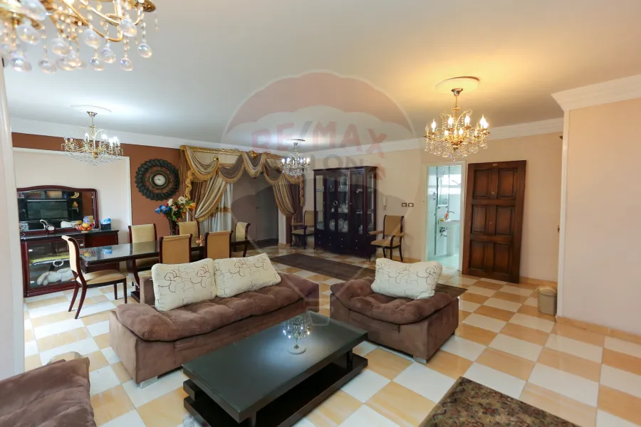 شقة للبيع 208 م رشدي (ش عبد العزيز عجمية)