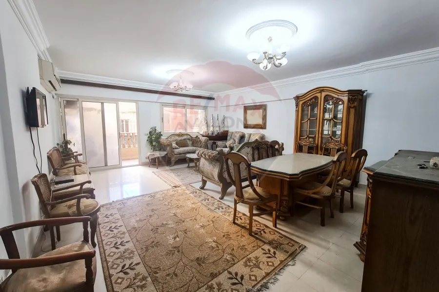 شقة للايجار المفروش 150 م لوران (خطوات من البحر)