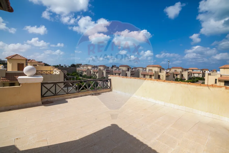 فيلا توين هاوس للبيع (مارسيليا بيتش 3)