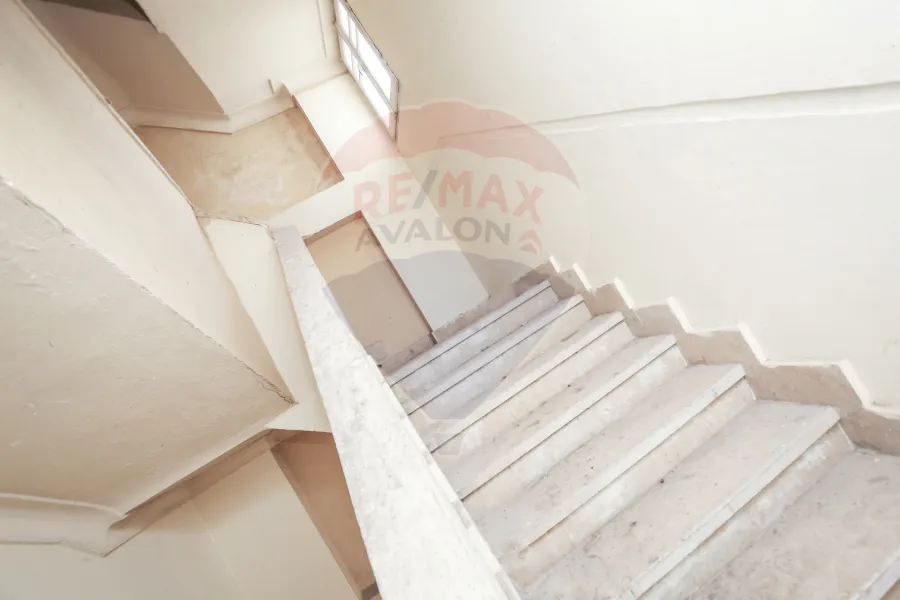 Administrative office for rent 60m Al-Mansheya (Othman Abaza St. - Al Sabaa Banat)