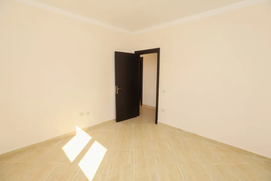 فيلا للبيع 205م الساحل الشمالى (قريه روزانا - خطوات من البحر)