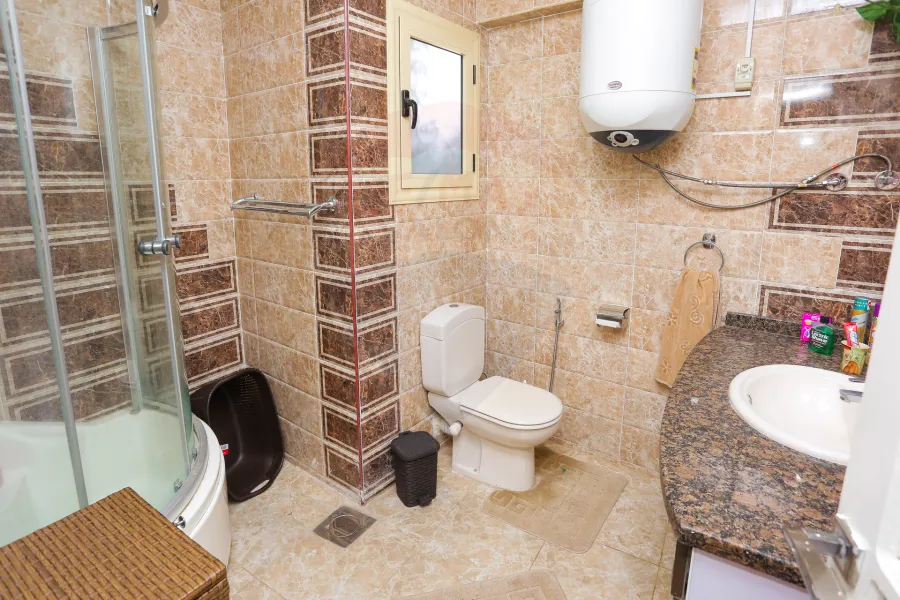 شقة للبيع 180 م كفر عبده (خطوات من ميدان سانت جيني)