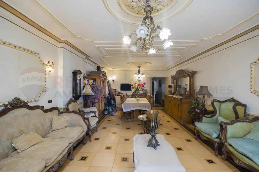 Apartment for sale 185 m Gleem (Mahmoud El Deeb St - second number from the sea)