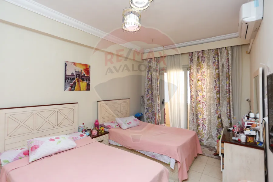 شقة للبيع 230 م + 48 م تراس  سموحة (حي الفيلات - عمارة براند)