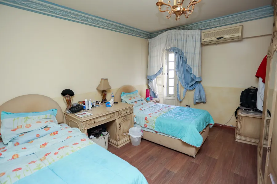 شقة للبيع 350م كفر عبده (خطوات من ميدان سانت جينى)