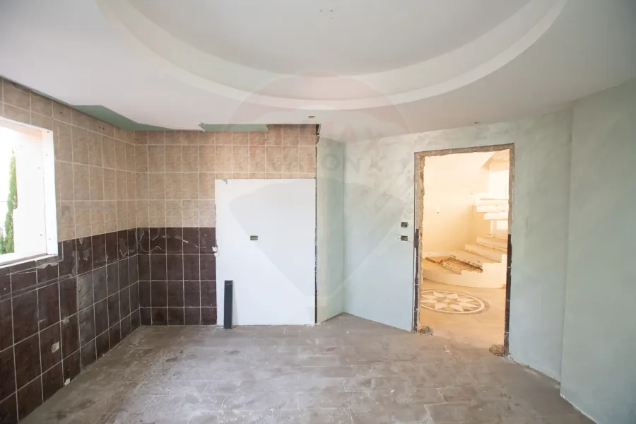 فيلا توين هاوس للبيع 419 م كينج مريوط (كومباوند اليكس ويست - فيو البحيرة)