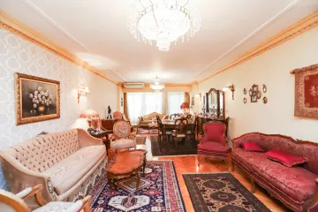 شقة للبيع 168 م لوران (خطوات من ش الأقبال)