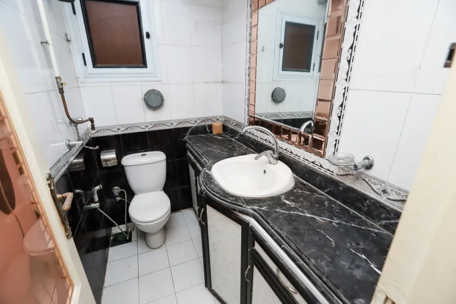 شقة للبيع 207 م سموحة (بجوار مركز الاسكندرية للعيون)