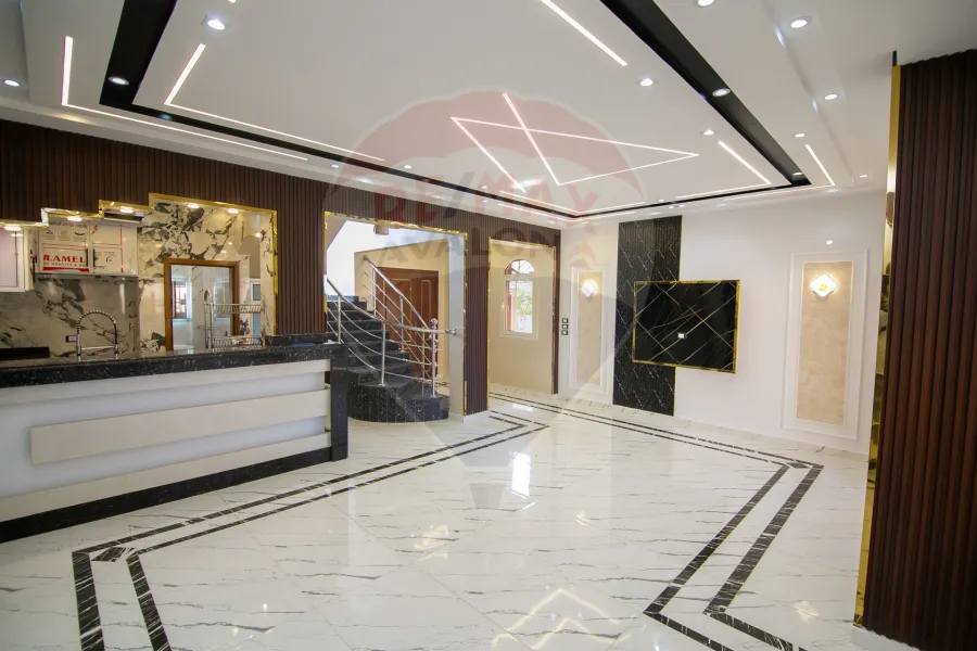 فيلا ستاندالوان للبيع (بيرلا مارينا) 330 م